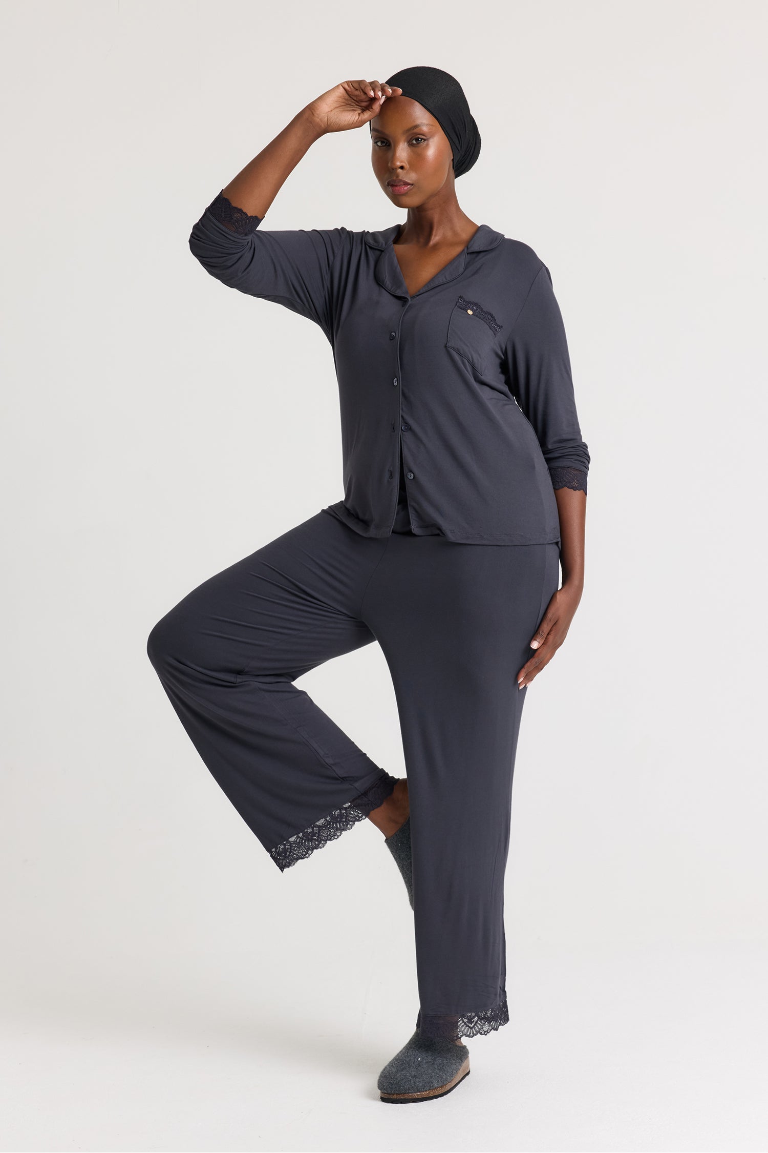 Bamboo Lace Pajama Set in Raven